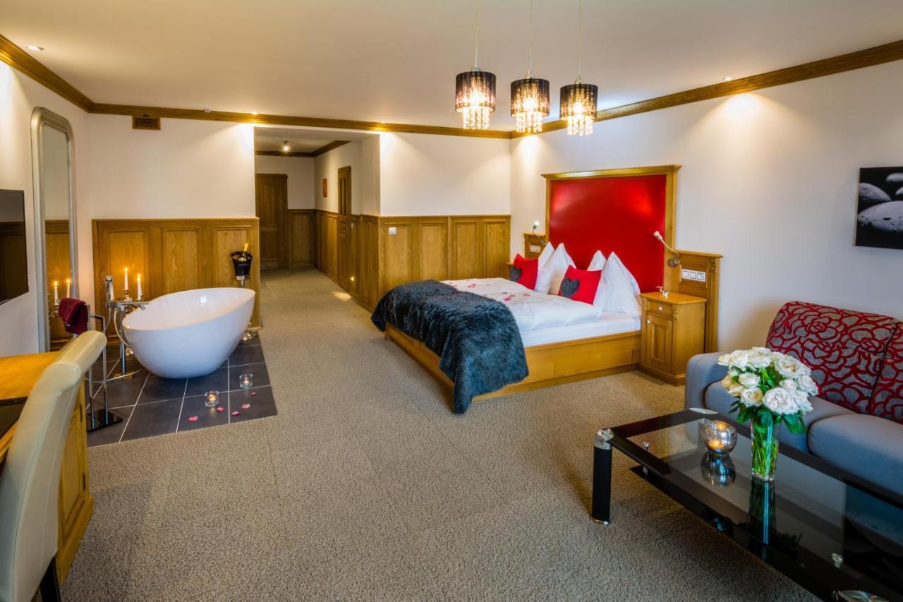 Wellness Hotel V Nebi Kořenov エクステリア 写真