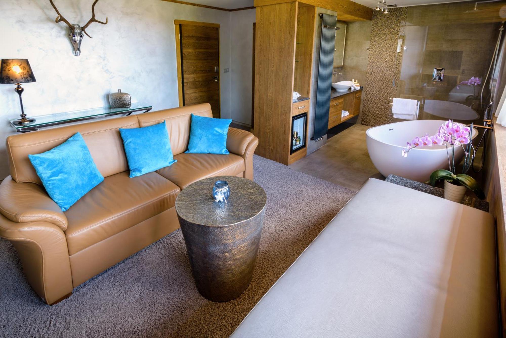 Wellness Hotel V Nebi Kořenov エクステリア 写真